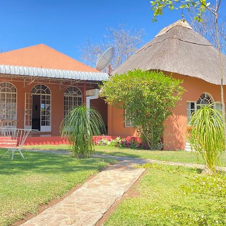 Lynns Guest House Bulawayo Esterno foto