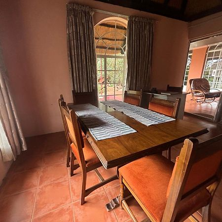Lynns Guest House Bulawayo Esterno foto
