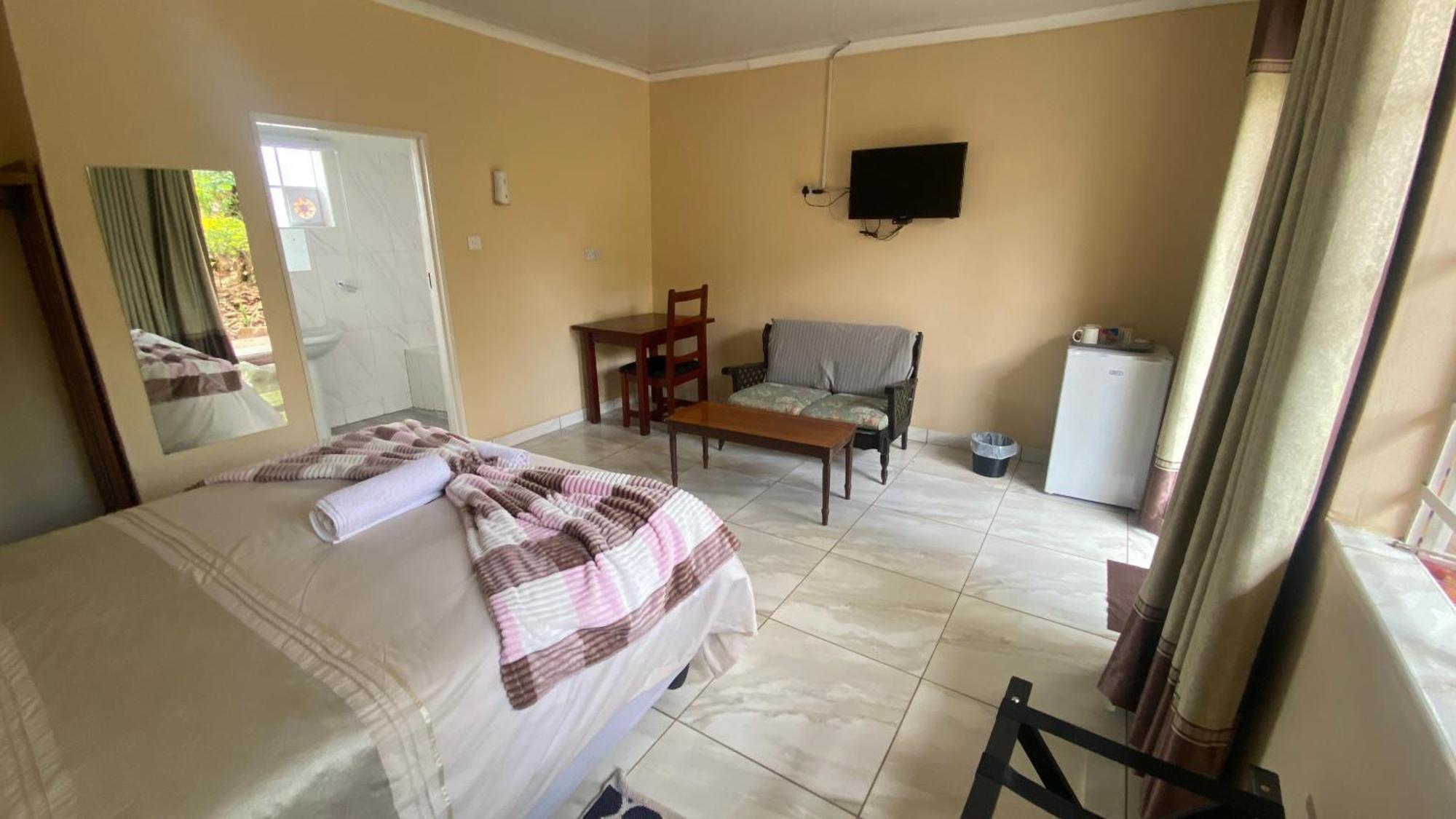 Lynns Guest House Bulawayo Esterno foto