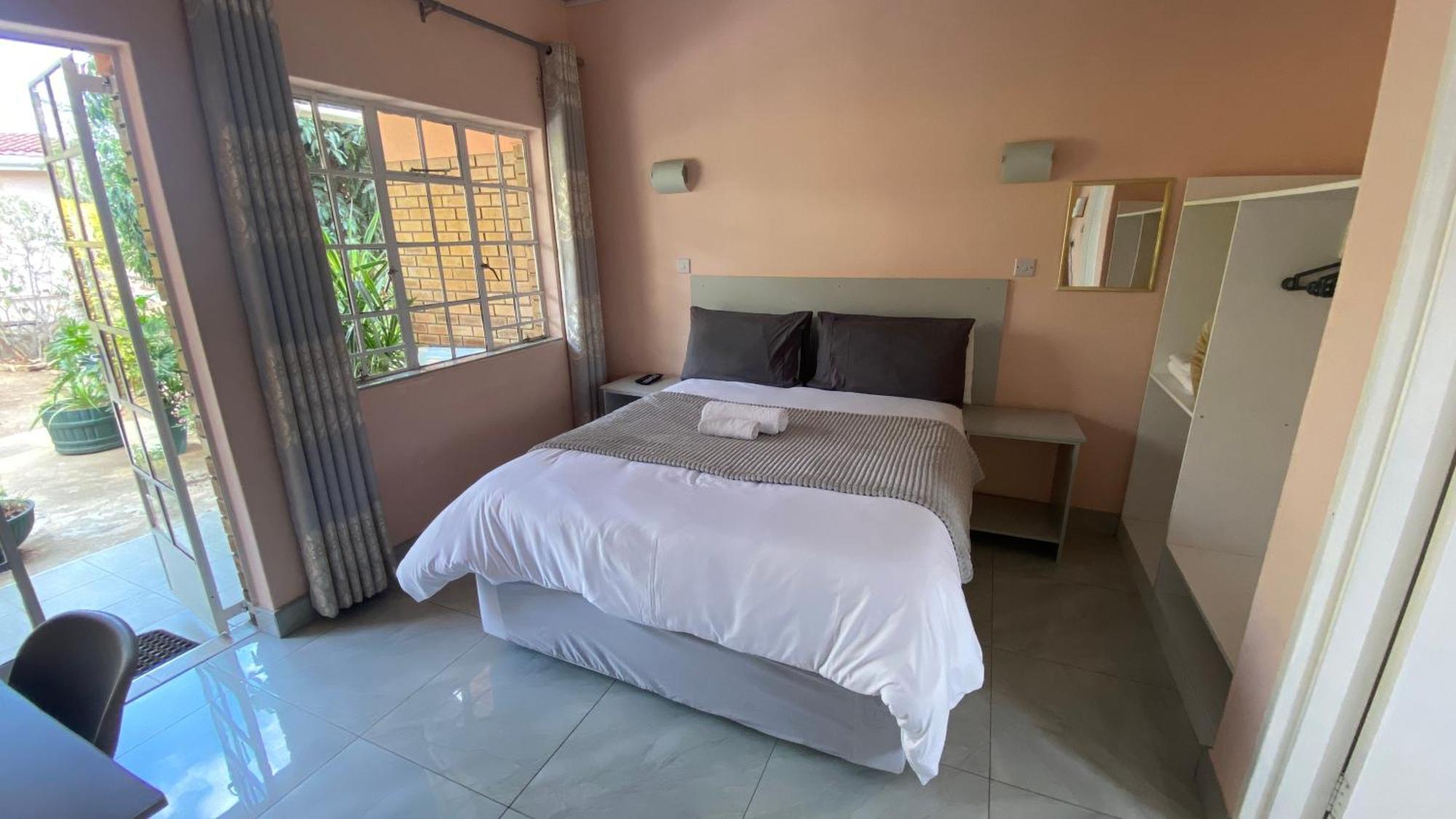 Lynns Guest House Bulawayo Esterno foto