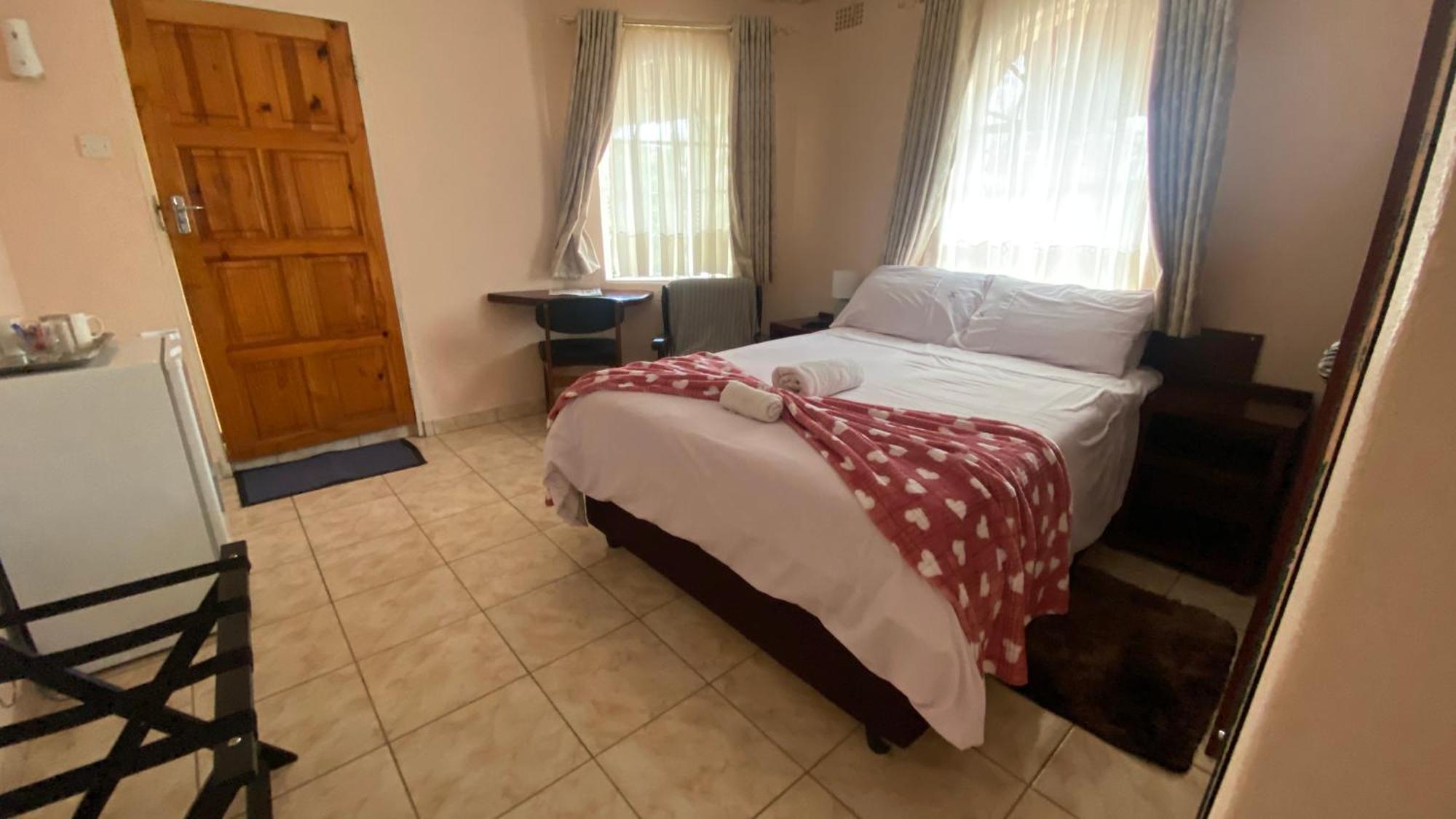 Lynns Guest House Bulawayo Esterno foto