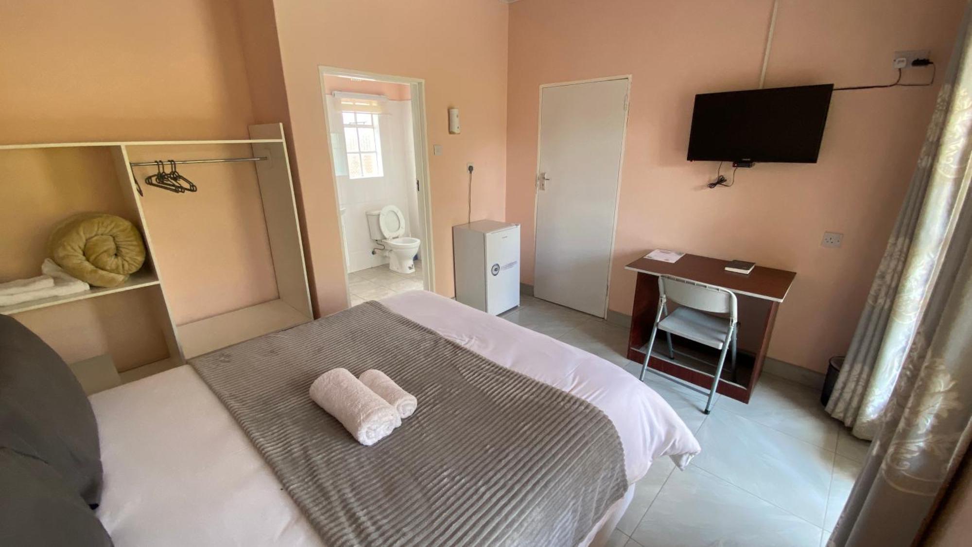 Lynns Guest House Bulawayo Esterno foto