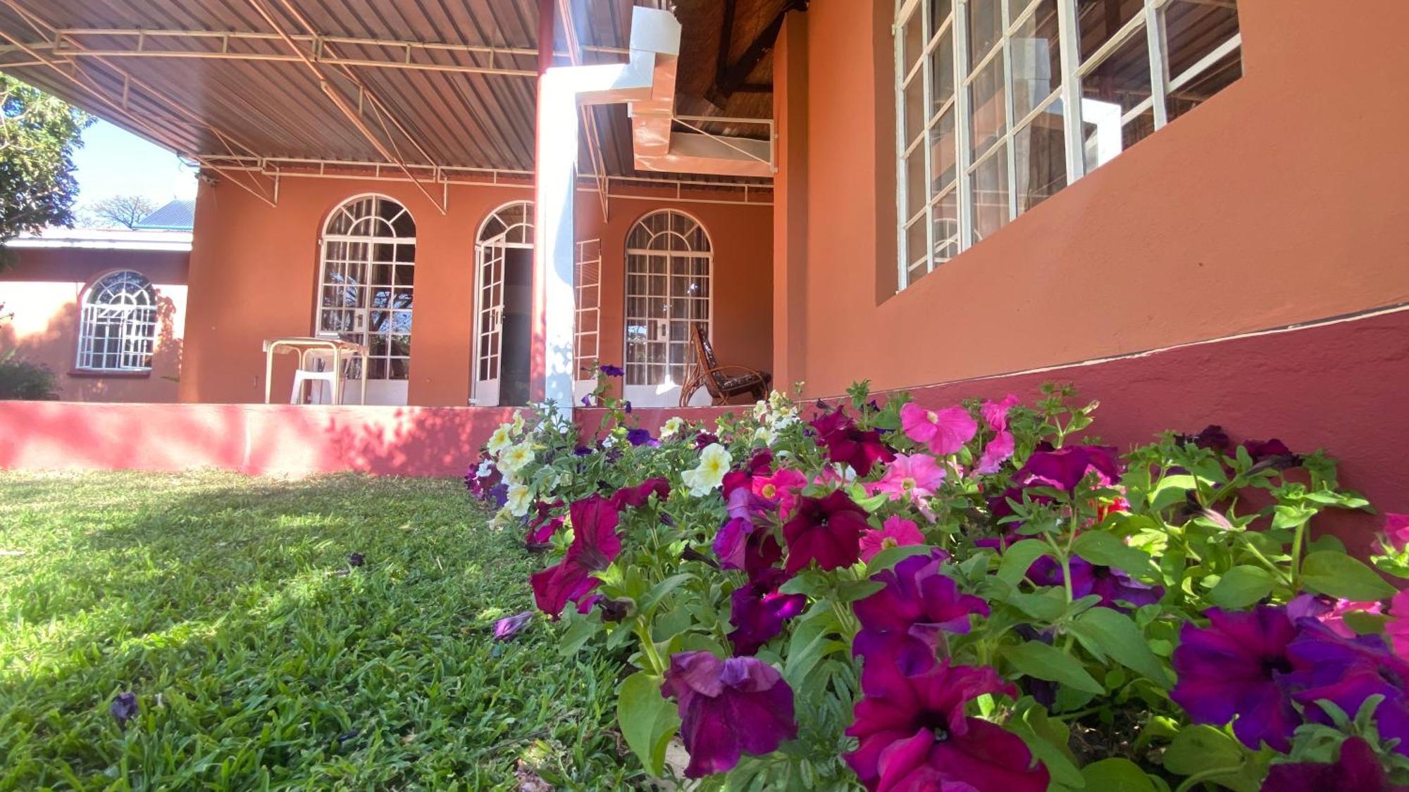 Lynns Guest House Bulawayo Esterno foto