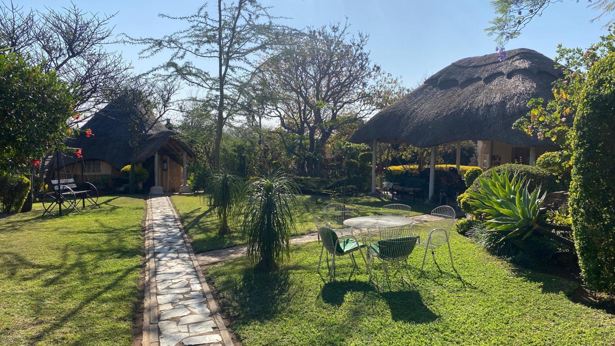 Lynns Guest House Bulawayo Esterno foto