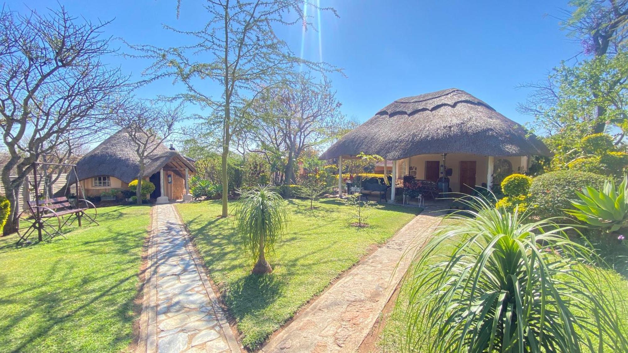 Lynns Guest House Bulawayo Esterno foto