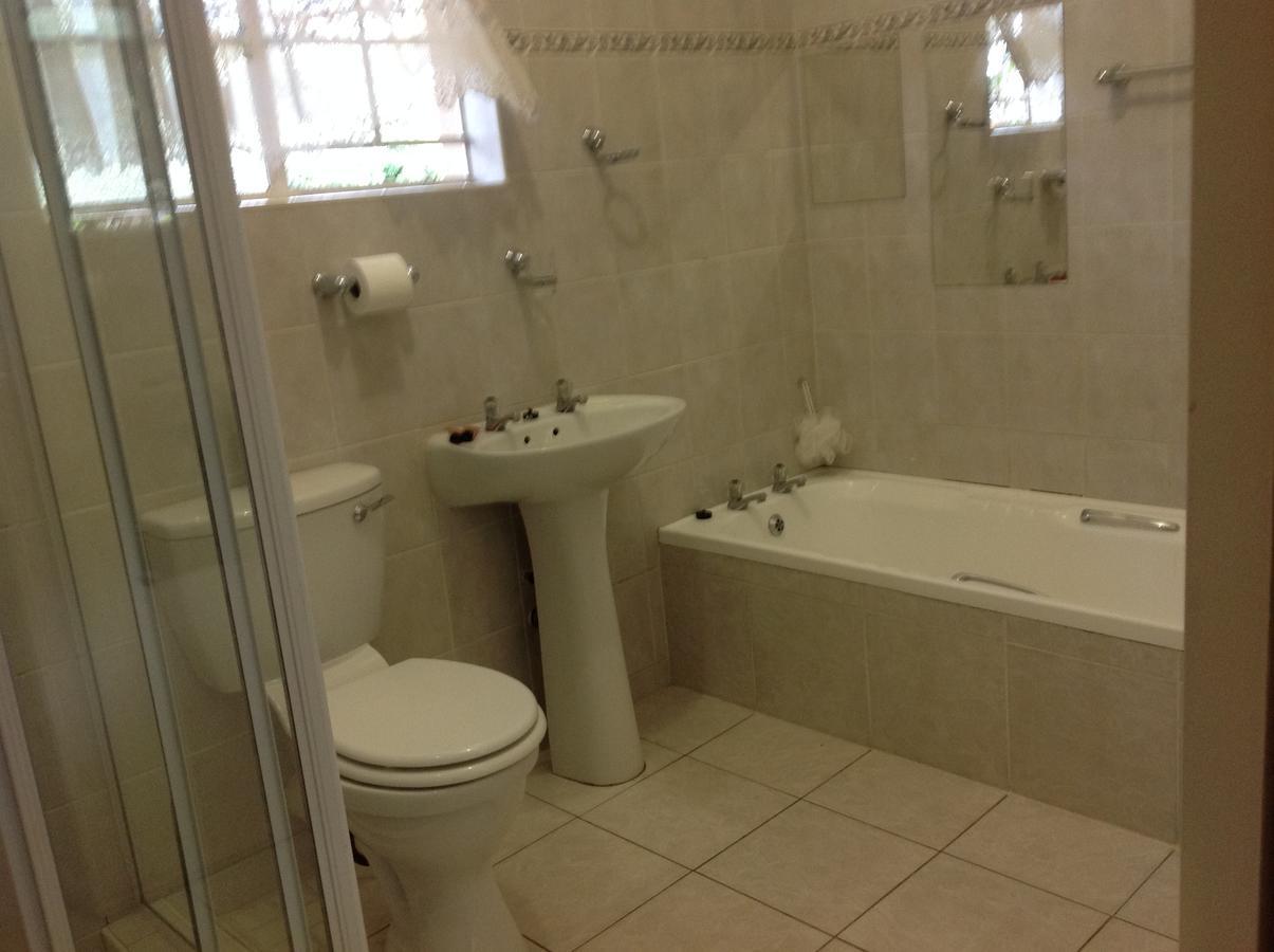 Lynns Guest House Bulawayo Esterno foto