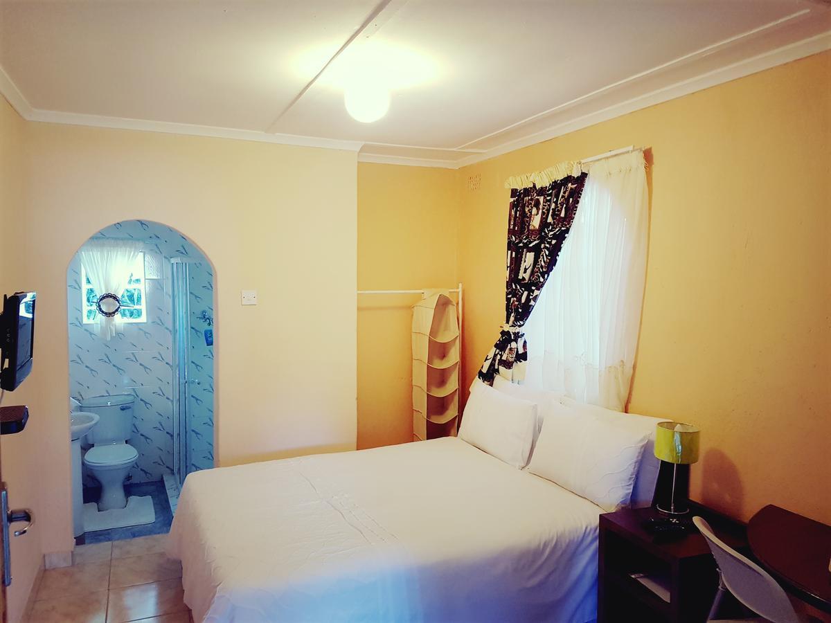 Lynns Guest House Bulawayo Esterno foto